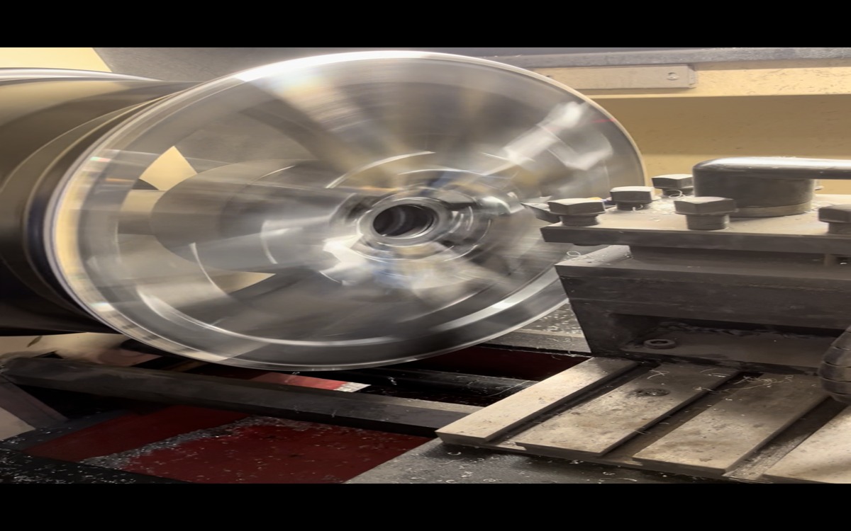 Glanzdrehen CNC einer Felge